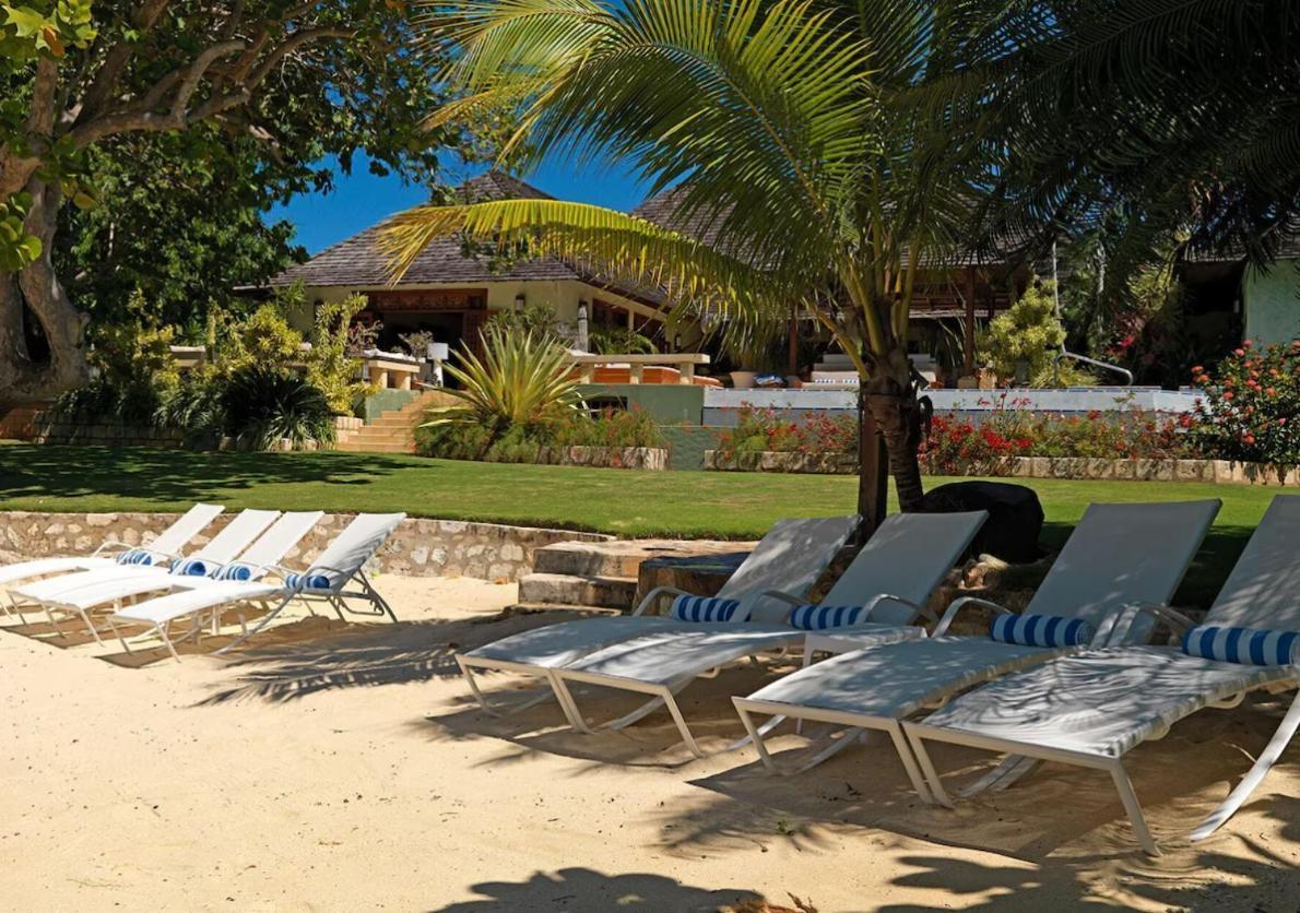Amanoka Exclusive Villa With Private Beach & Gazebo Discovery Bay Buitenkant foto